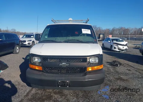 2017 Chevrolet Express 2500 Work Van z USA, uszkodzony, nr VIN 1GCWGAFFXH1121132